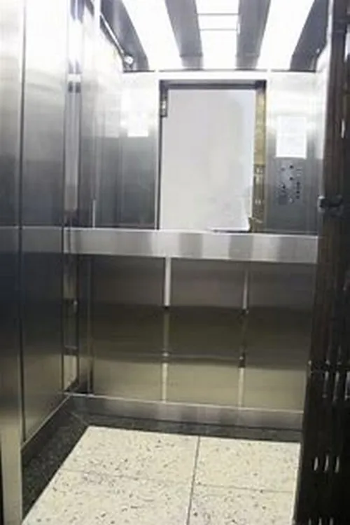 Revestimento de cabine de elevador